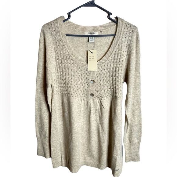 NWT Vertigo Paris Tan Sweater size Large - Picture 1 of 5